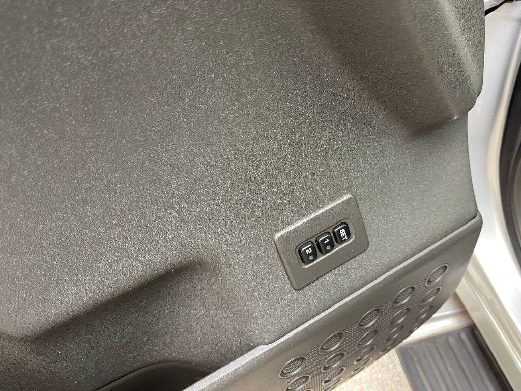 Infiniti QX56 4dr 2WD 2004