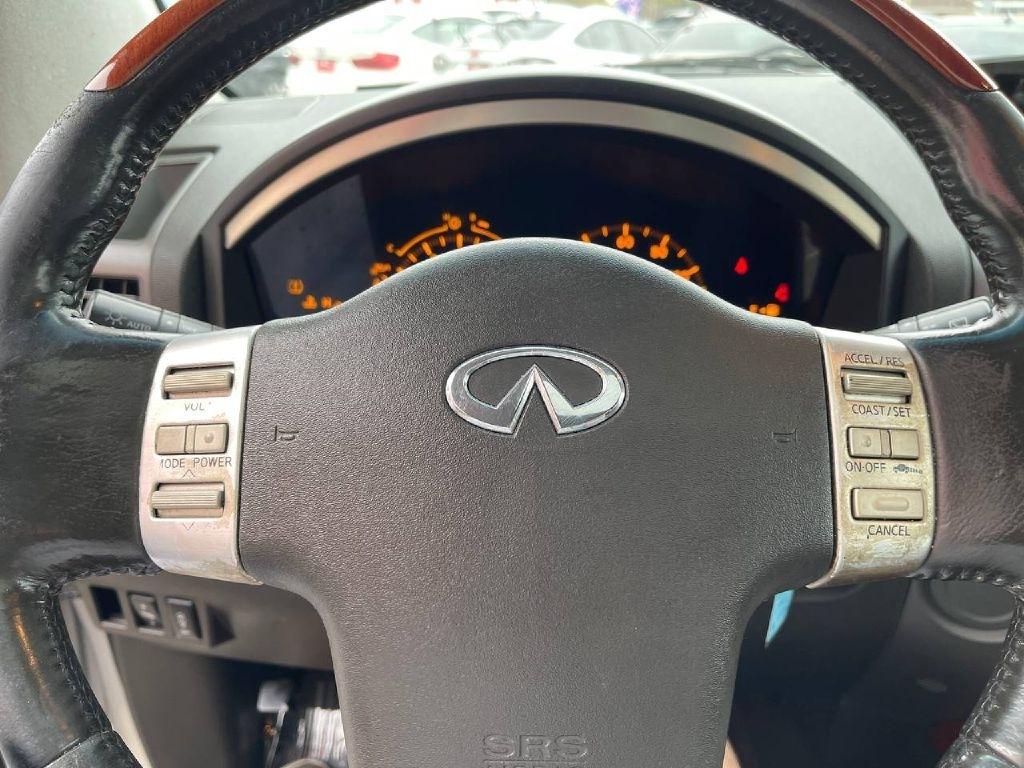 Infiniti QX56 4dr 2WD 2004