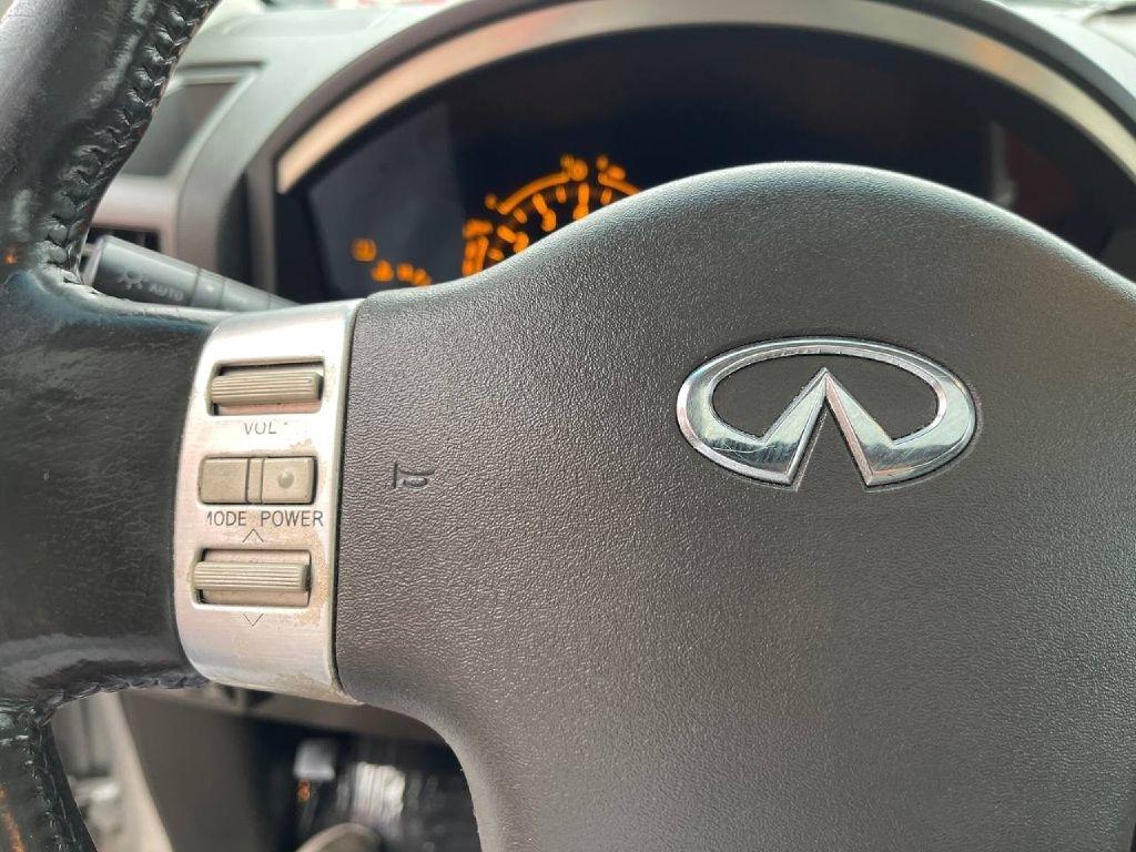Infiniti QX56 4dr 2WD 2004