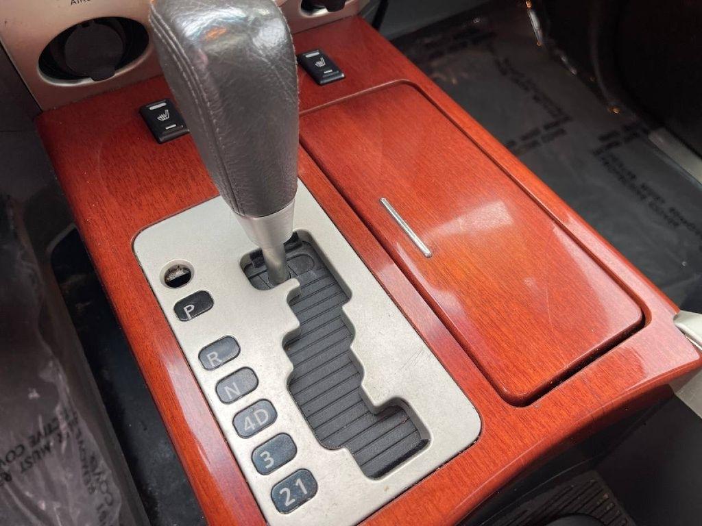 Infiniti QX56 4dr 2WD 2004