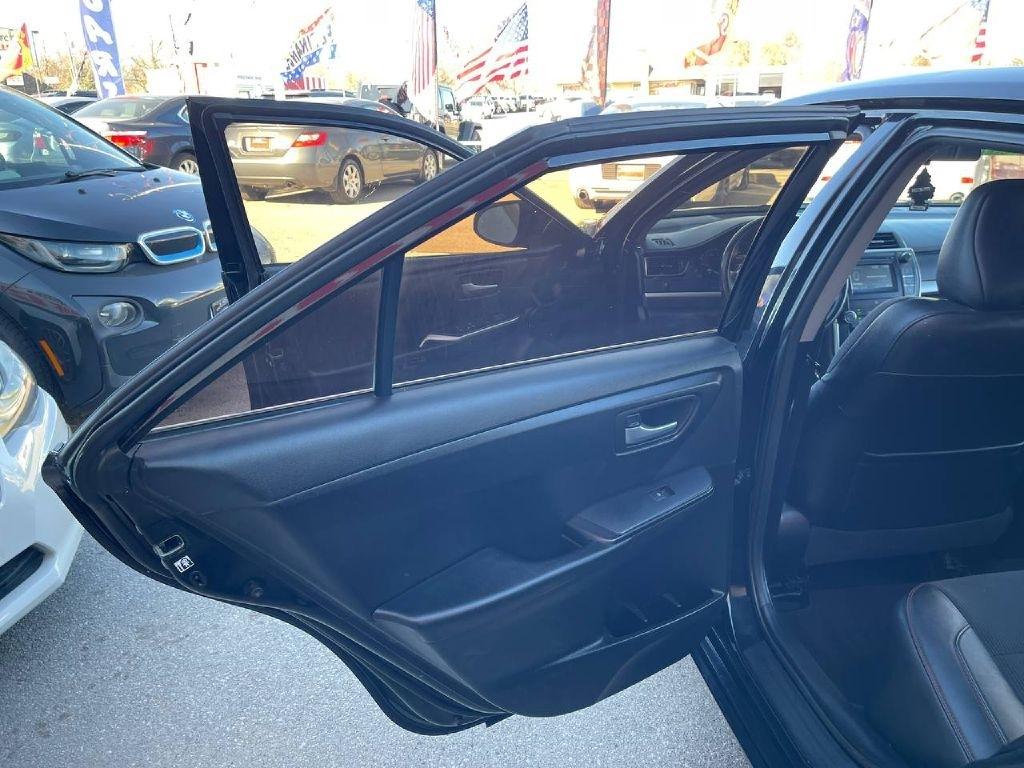 Toyota Camry XLE Auto (Natl) 2017