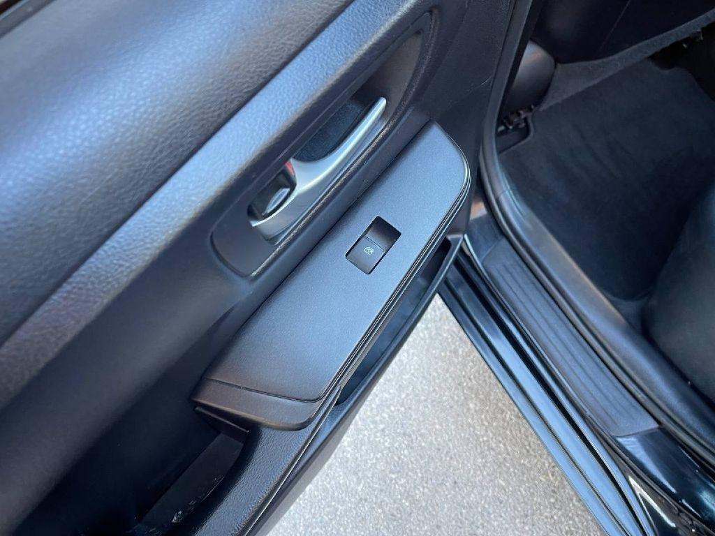 Toyota Camry XLE Auto (Natl) 2017