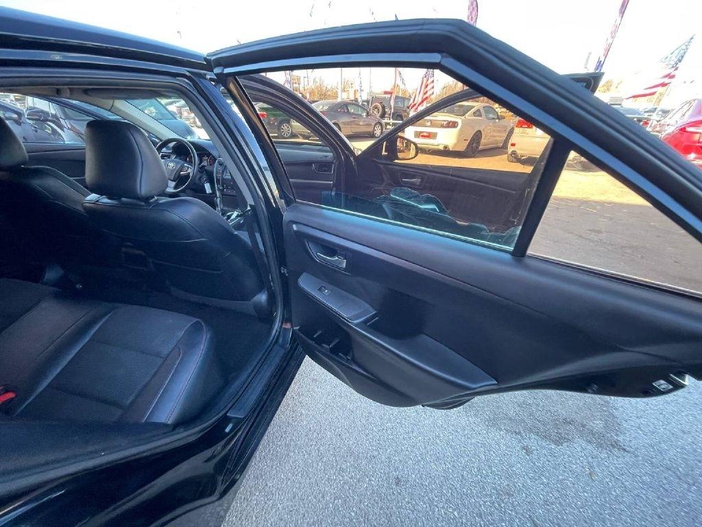 Toyota Camry XLE Auto (Natl) 2017