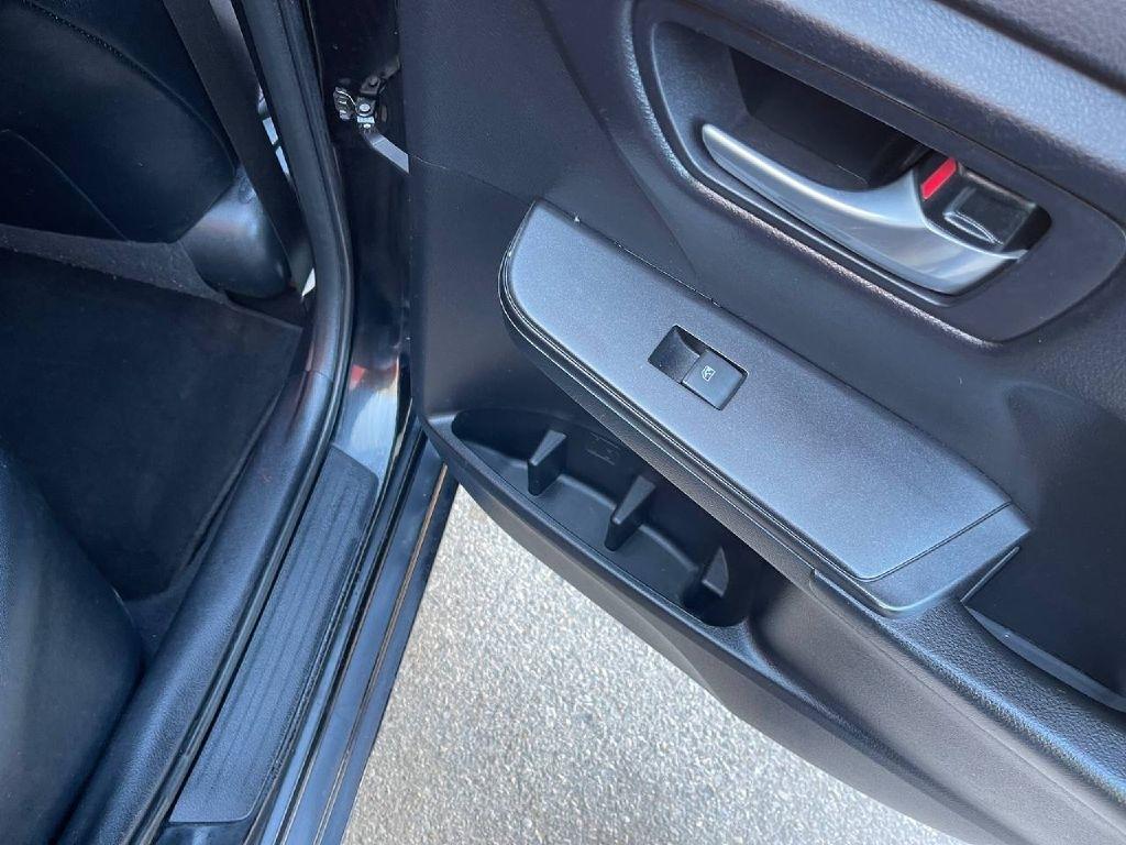 Toyota Camry XLE Auto (Natl) 2017