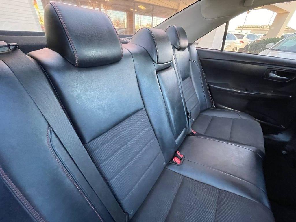 Toyota Camry XLE Auto (Natl) 2017