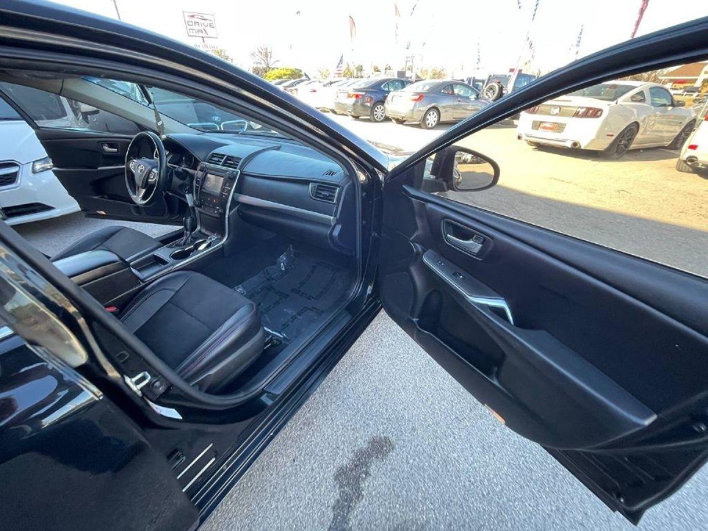 Toyota Camry XLE Auto (Natl) 2017