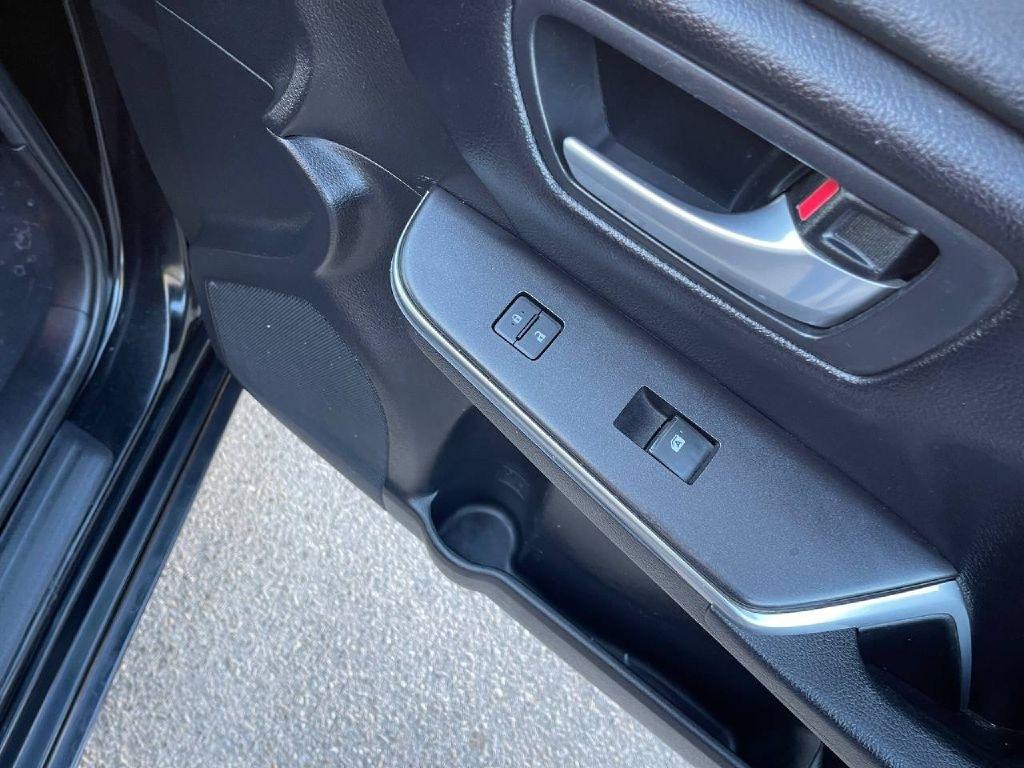 Toyota Camry XLE Auto (Natl) 2017