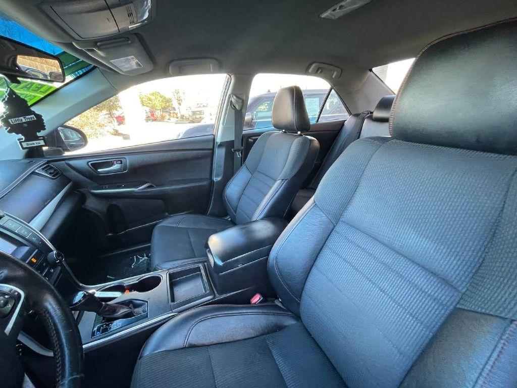 Toyota Camry XLE Auto (Natl) 2017