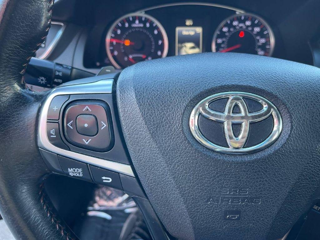 Toyota Camry XLE Auto (Natl) 2017