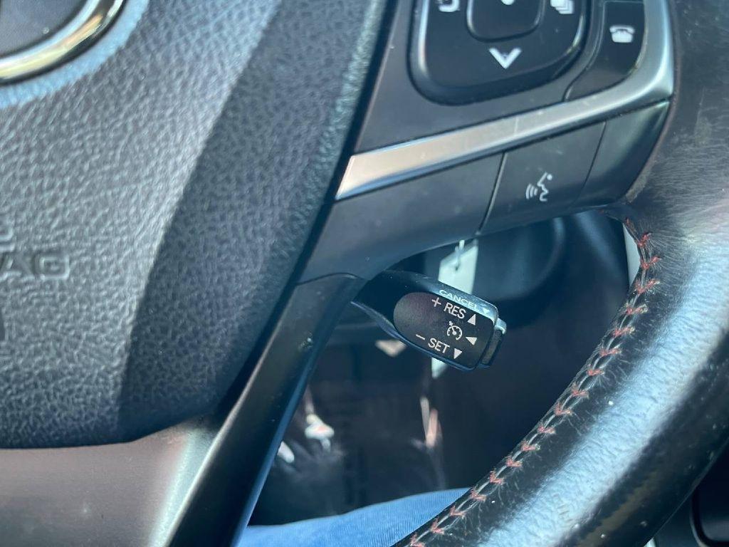 Toyota Camry XLE Auto (Natl) 2017