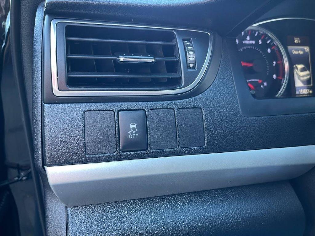 Toyota Camry XLE Auto (Natl) 2017