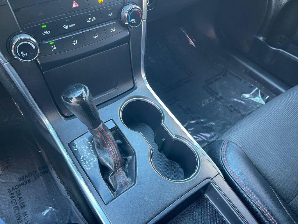 Toyota Camry XLE Auto (Natl) 2017