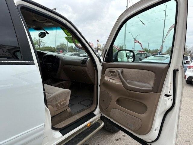 Toyota Sequoia 4dr SR5 (Natl) 2003