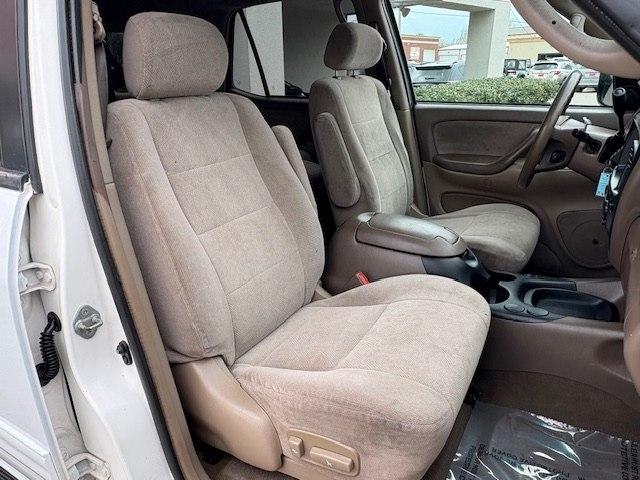 Toyota Sequoia 4dr SR5 (Natl) 2003