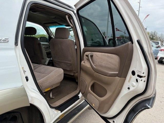 Toyota Sequoia 4dr SR5 (Natl) 2003