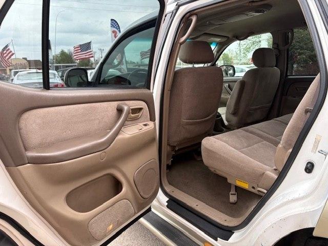 Toyota Sequoia 4dr SR5 (Natl) 2003