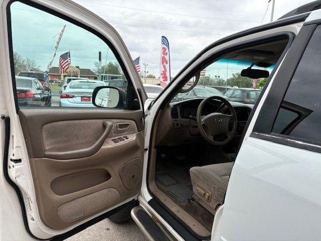 Toyota Sequoia 4dr SR5 (Natl) 2003