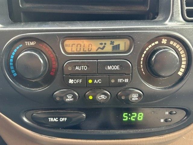 Toyota Sequoia 4dr SR5 (Natl) 2003