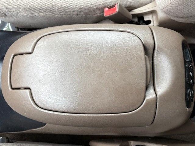 Toyota Sequoia 4dr SR5 (Natl) 2003