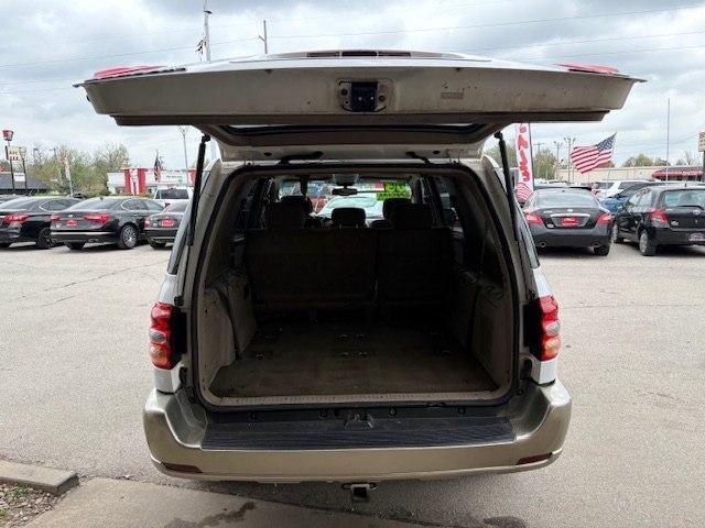 Toyota Sequoia 4dr SR5 (Natl) 2003