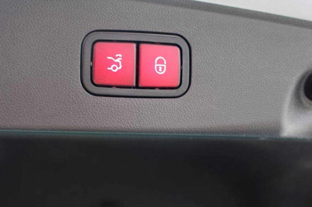 Mercedes-Benz E-Class 4dr Sdn E 350 Sport 4MATIC 2011