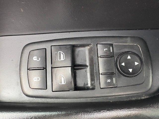 Dodge Challenger 2dr Cpe SXT Plus 2015