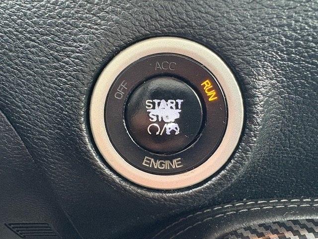 Dodge Challenger 2dr Cpe SXT Plus 2015