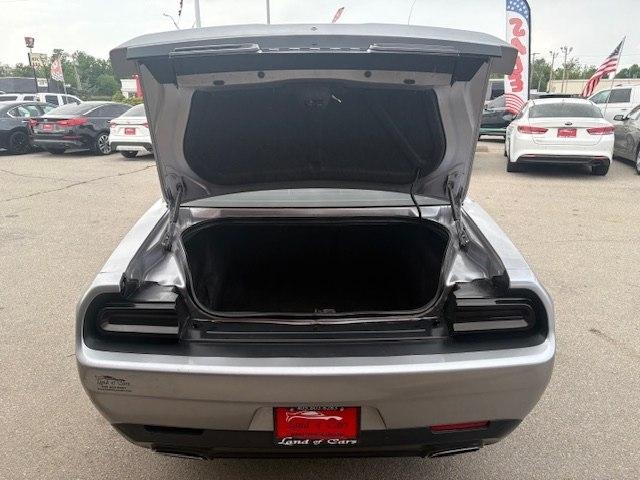 Dodge Challenger 2dr Cpe SXT Plus 2015