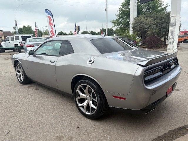 Dodge Challenger 2dr Cpe SXT Plus 2015