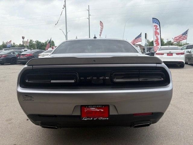 Dodge Challenger 2dr Cpe SXT Plus 2015