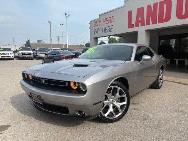Dodge Challenger 2dr Cpe SXT Plus 2015