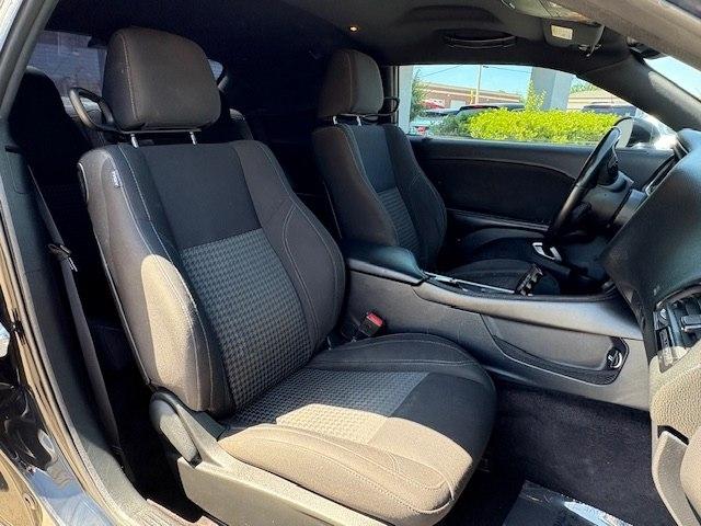 Dodge Challenger 2dr Cpe R/T 2016