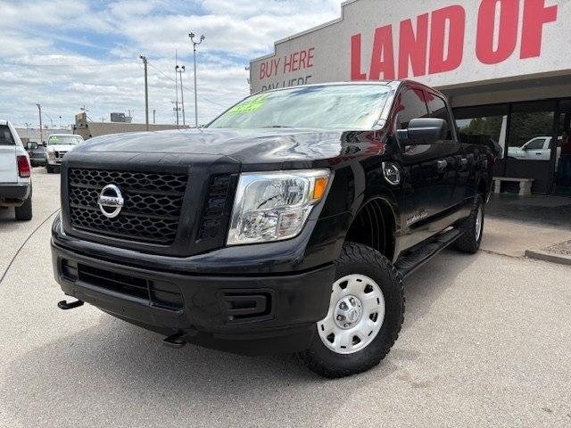 Nissan Titan XD 4x2 Gas Crew Cab S 2017