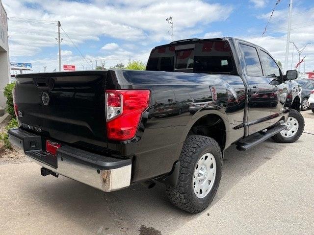 Nissan Titan XD 4x2 Gas Crew Cab S 2017