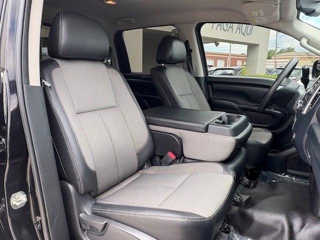 Nissan Titan XD 4x2 Gas Crew Cab S 2017