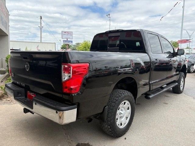 Nissan Titan XD 4x2 Gas Crew Cab S 2017