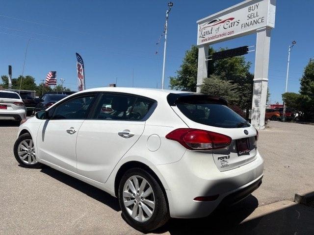 Kia Forte 5-Door 5dr HB Auto EX 2015