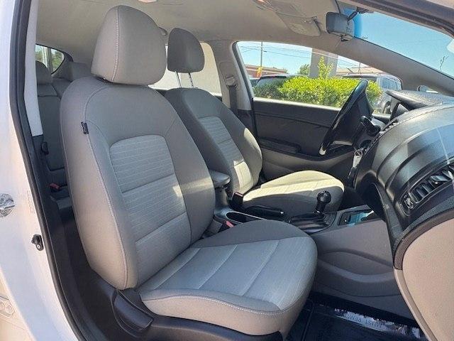Kia Forte 5-Door 5dr HB Auto EX 2015