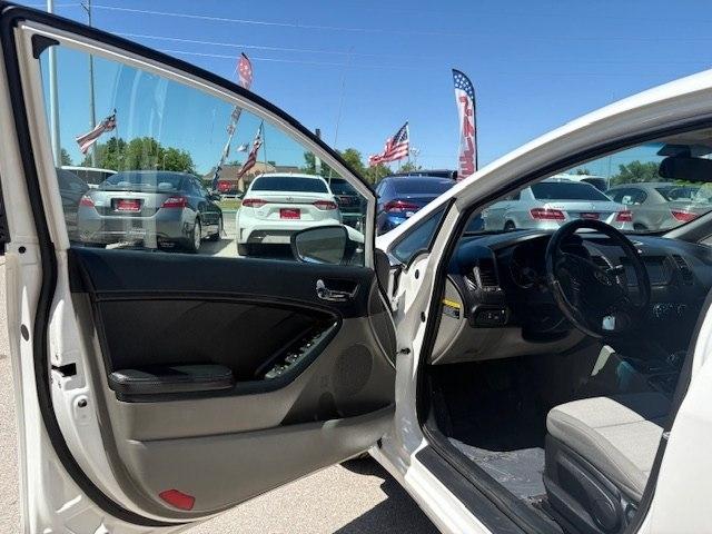 Kia Forte 5-Door 5dr HB Auto EX 2015