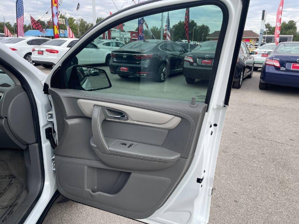 Chevrolet Traverse FWD 4dr LS w/1LS 2016