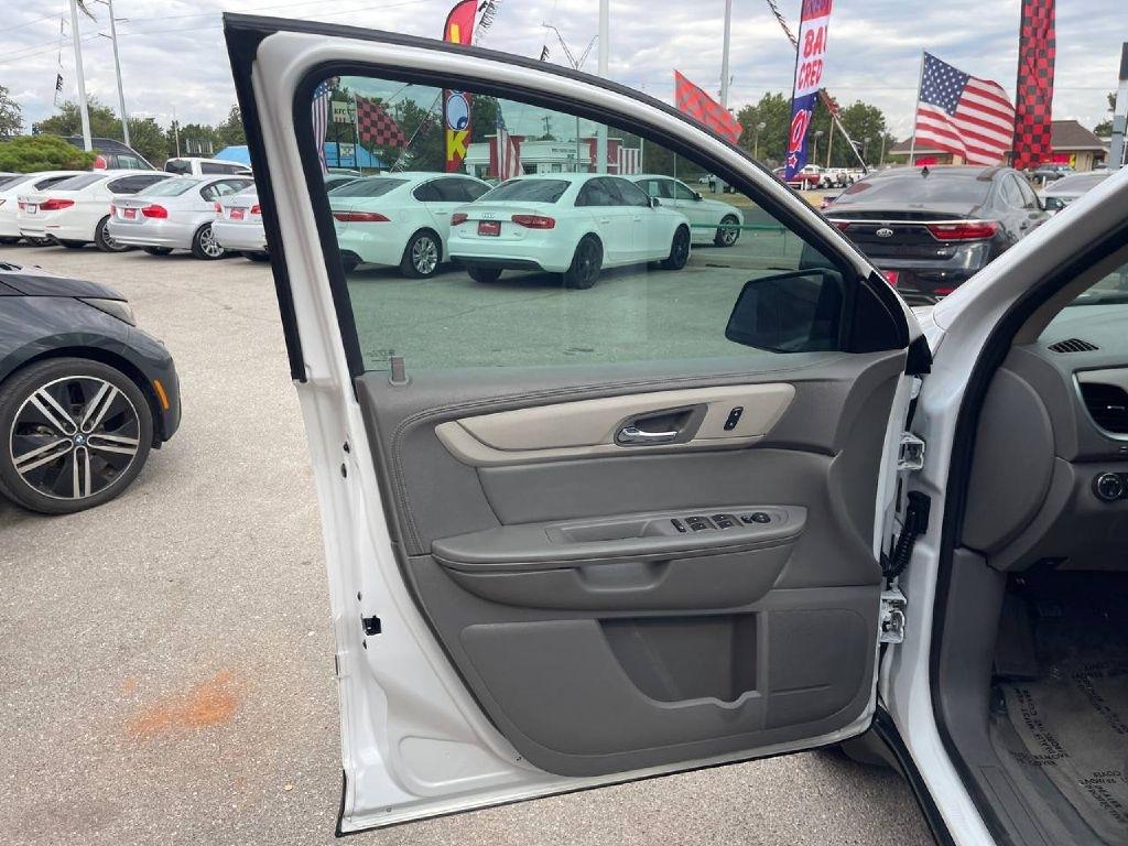 Chevrolet Traverse FWD 4dr LS w/1LS 2016
