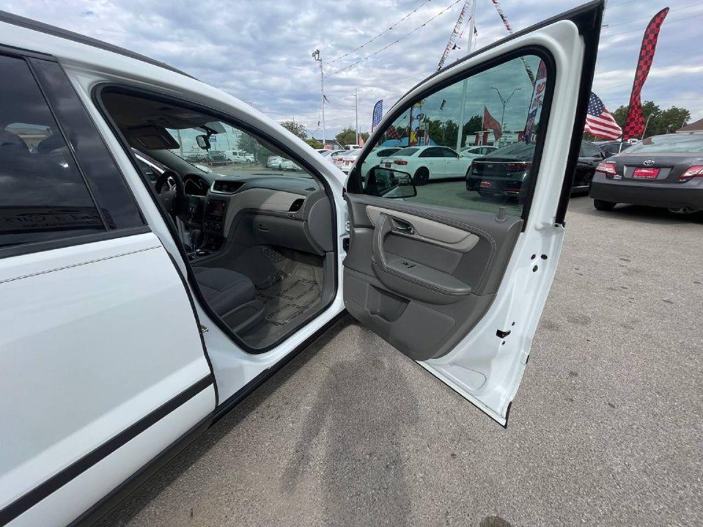 Chevrolet Traverse FWD 4dr LS w/1LS 2016