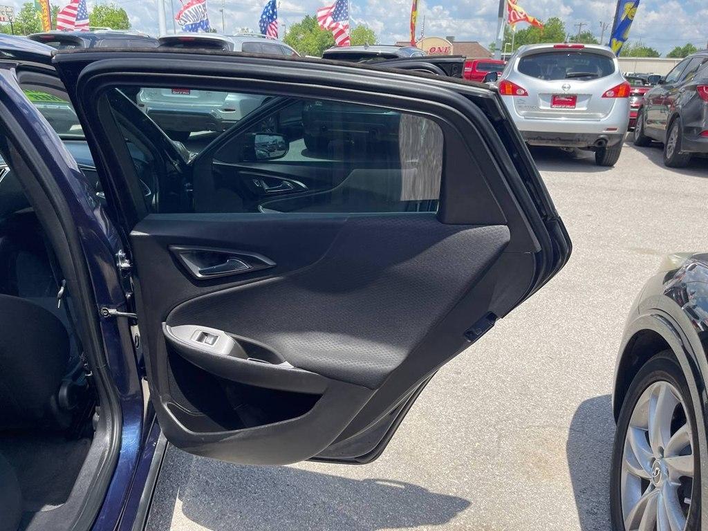 Chevrolet Malibu 4dr Sdn LS w/1LS 2017