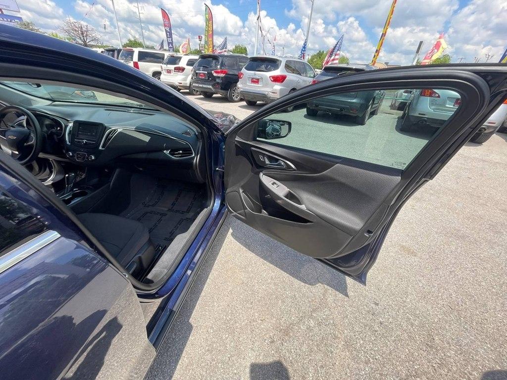 Chevrolet Malibu 4dr Sdn LS w/1LS 2017