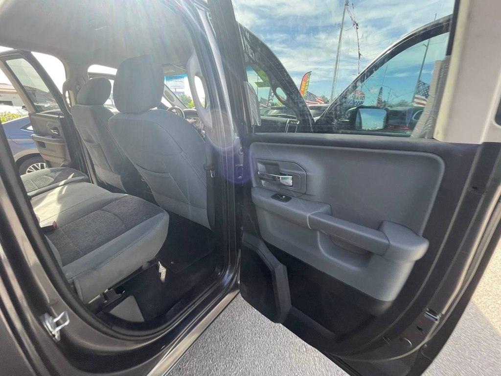 RAM 1500 2WD Quad Cab 140.5" Big Horn 2015