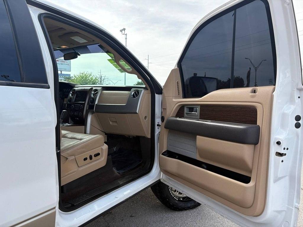 Ford F-150 4WD SuperCrew 145" Platinum 2013