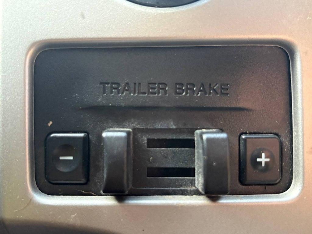 Ford F-150 4WD SuperCrew 145" Platinum 2013
