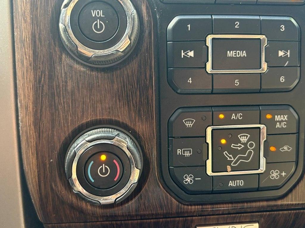 Ford F-150 4WD SuperCrew 145" Platinum 2013
