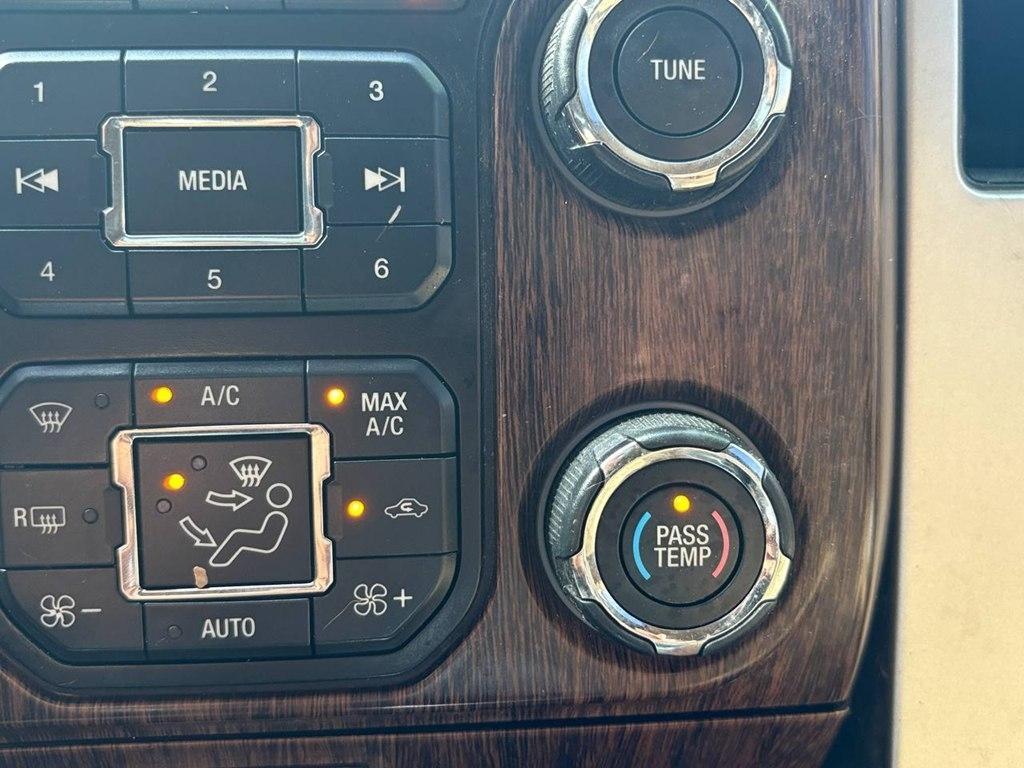 Ford F-150 4WD SuperCrew 145" Platinum 2013