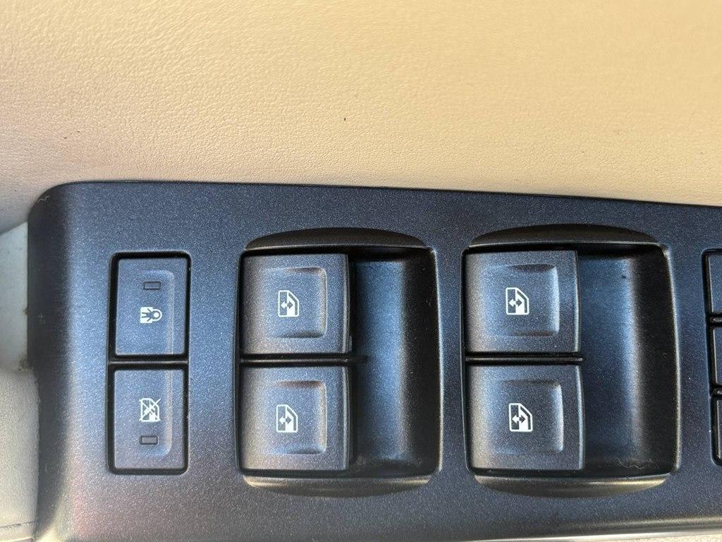 GMC Yukon XL 2WD 4dr Denali 2015